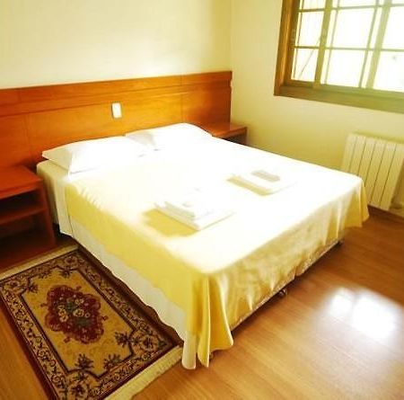 Pousada Casa De Veneza Γκραμάντο Δωμάτιο φωτογραφία